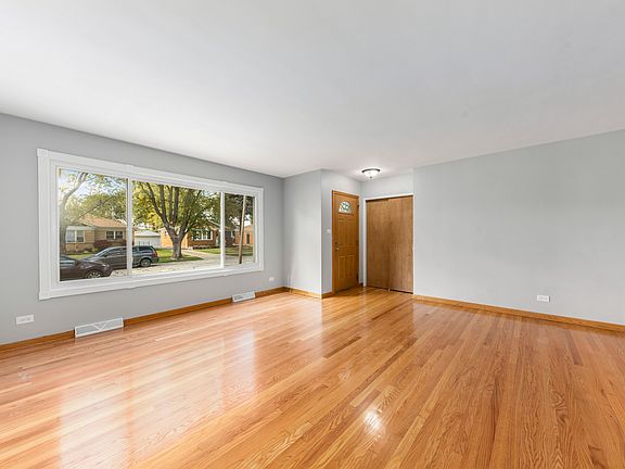 4th image of 1629 Heidorn Ave