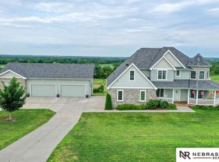 18796 Prairie Ridge Dr, Louisville, NE 68037