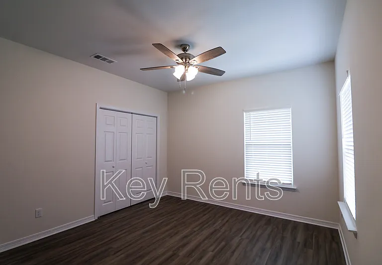 7111 McAdam Ct — Photo 10