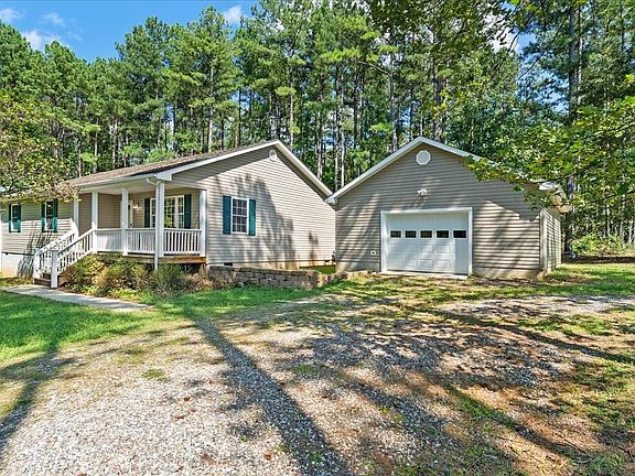 2nd image of 290 Pinewood Dr