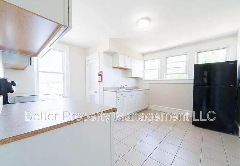 220 W Plum St #2 — Photo 1