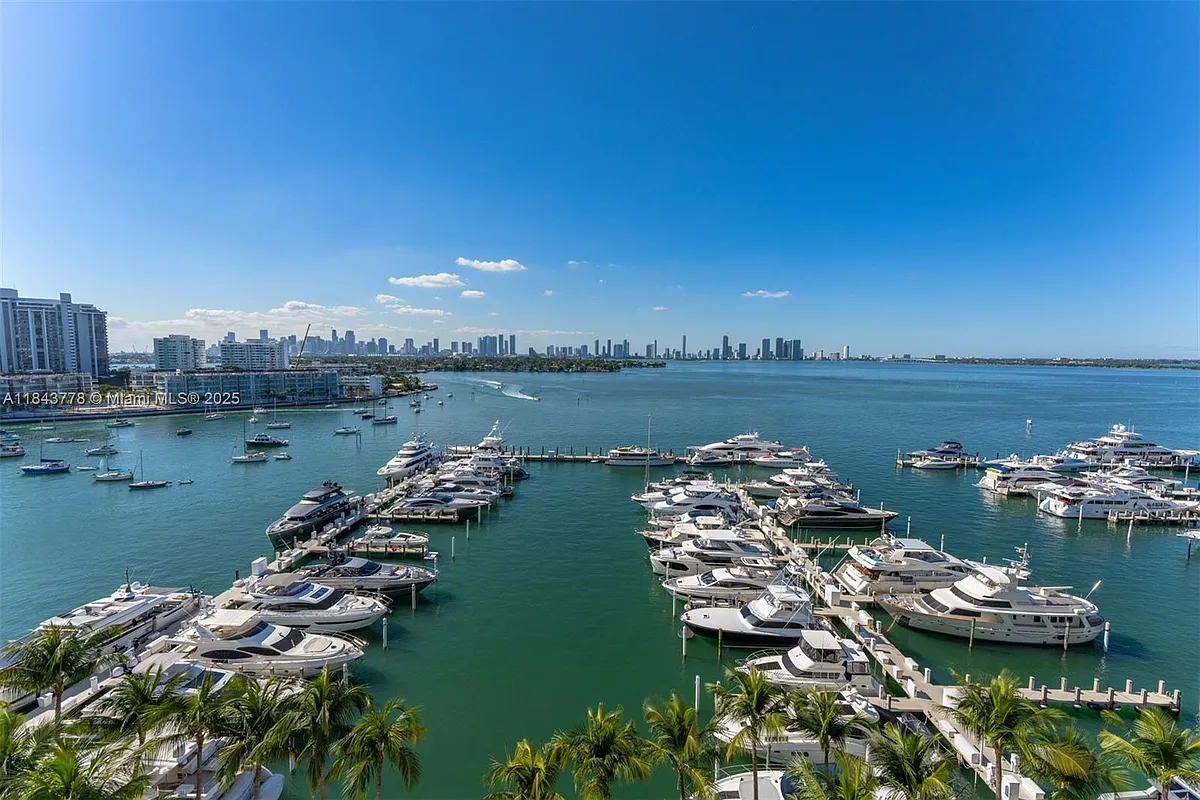 Building Photo - 1800 Sunset Harbour Dr #1208