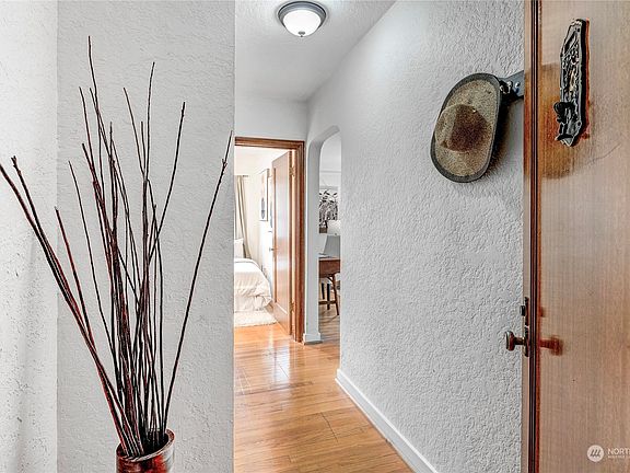 3rd image of 1623 Taylor Avenue N #303