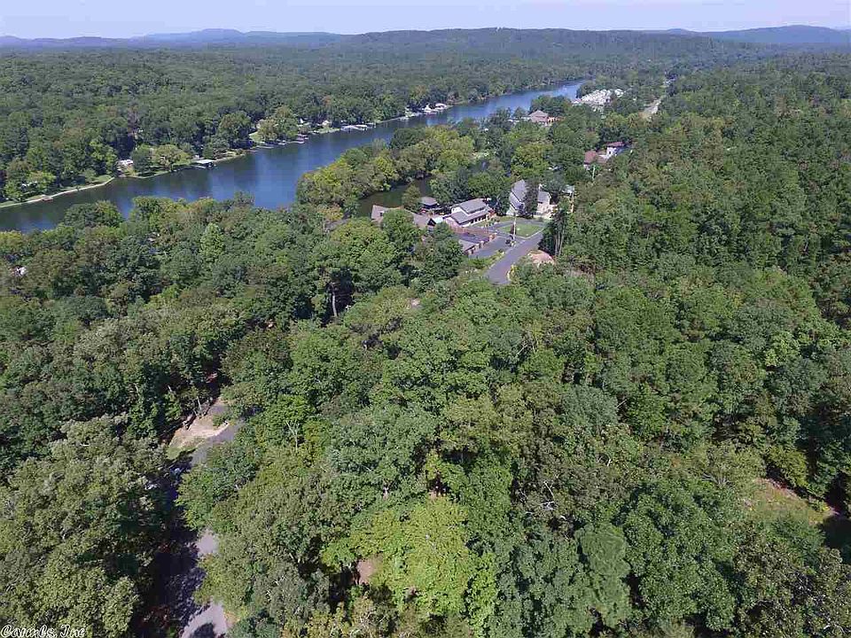 1st image of 200 Golden Oak Cir
