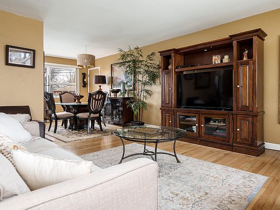 4th image of 1420 Notre Dame Rd