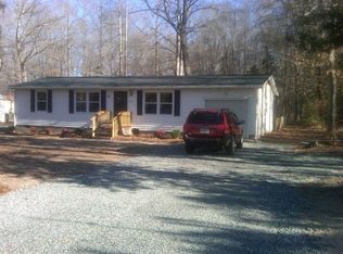 8721 Marlfield Rd, Gloucester, VA 23061