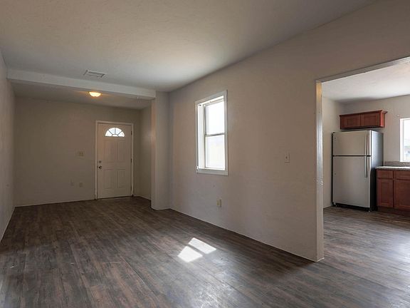 5th image of 730 W Dewey Ave