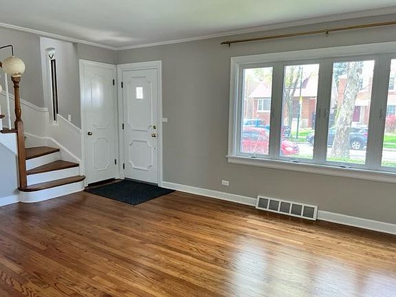 5th image of 5315 N Oak Park Ave