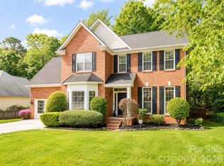 2040 Swaim Dr, Matthews, NC 28105