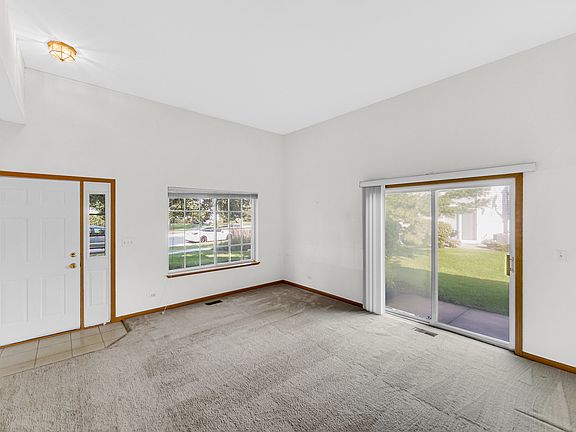 5th image of 275 Thornwood Way Unit A