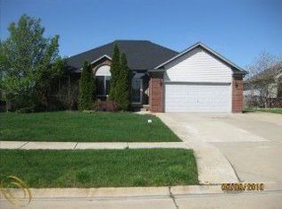 52921 Creekside Dr, Chesterfield, MI 48047
