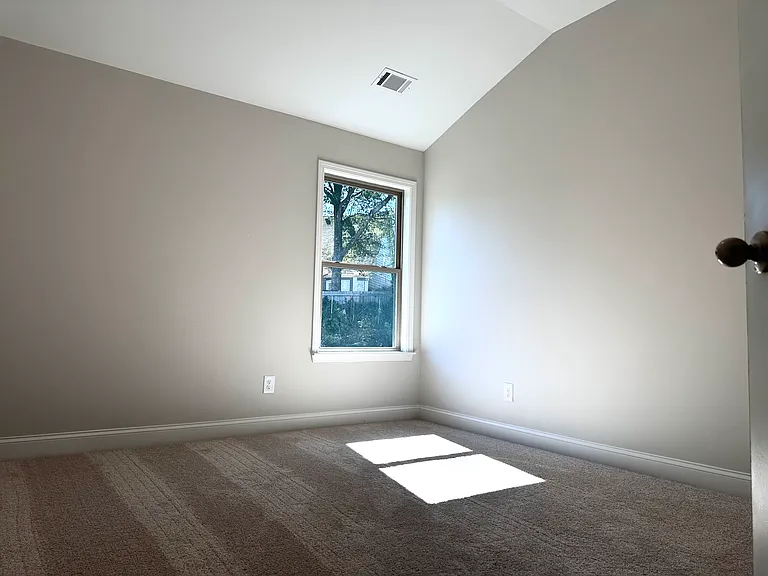 3016 Zodiac Ct — Photo 10