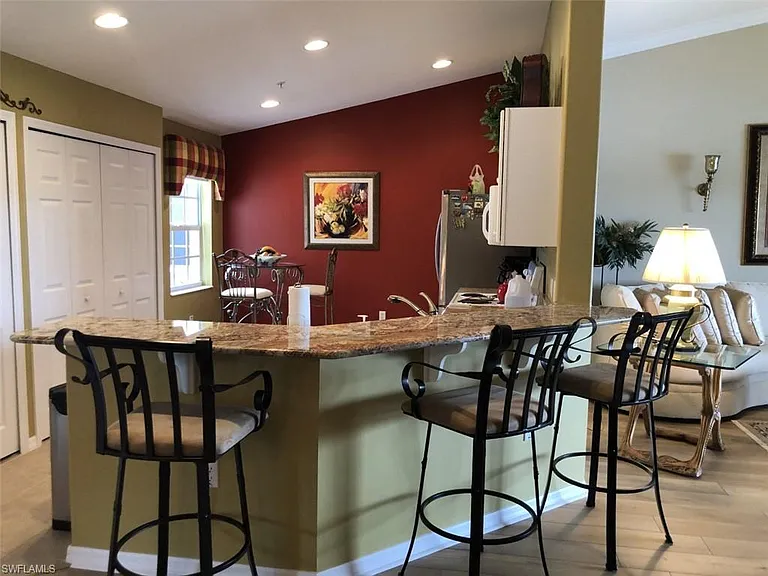 1380 Tiffany Ln #2204 — Photo 6