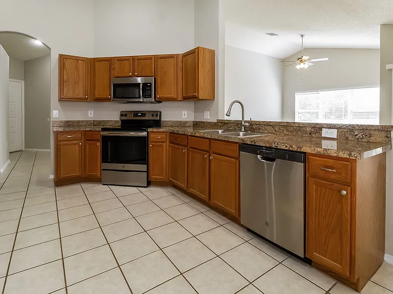 1802 Meadow Pond Way — Photo 9