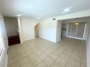 1221 Cedar Post Ln APT 4D, Houston, TX 77055