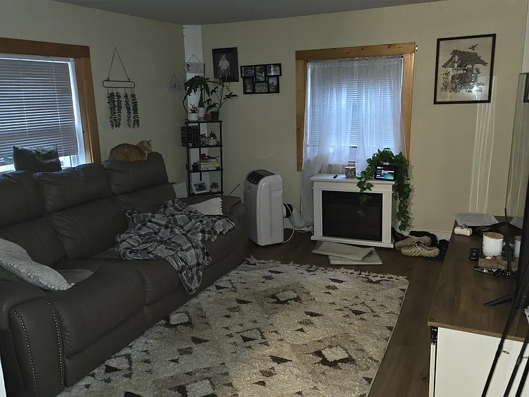 14 Hoyt Ln #14B — Photo 1