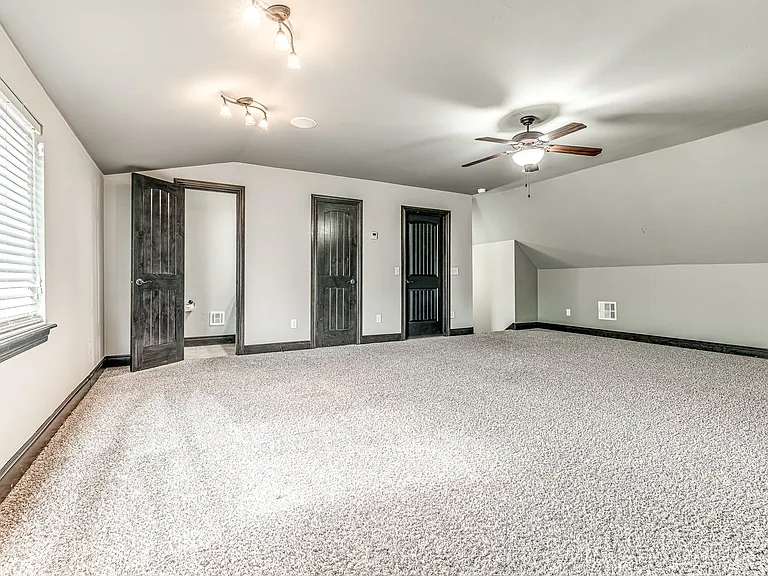 13609 Gentry Dr — Photo 27