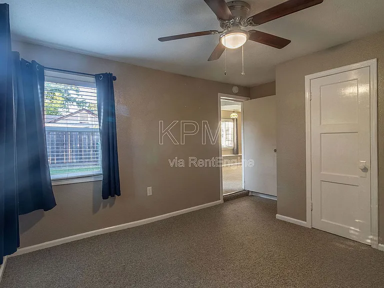 1421 Buena Vista Ave — Photo 14