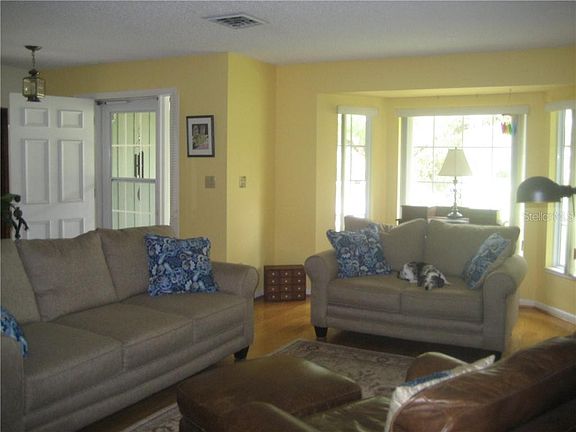 4th image of 618 NE 28th Ave