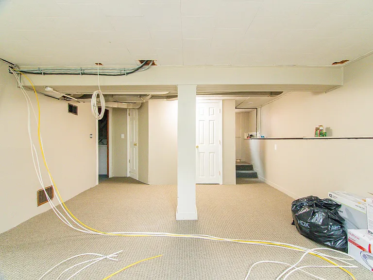 48 Oak Square Ave #1 — Photo 32