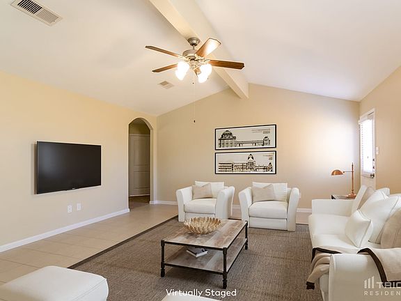 2nd image of 200 Comanche Plains Dr