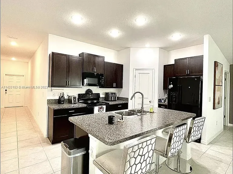 11207 Sage Canyon Dr — Photo 4