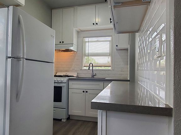2nd image of 282 S 10th St #3
