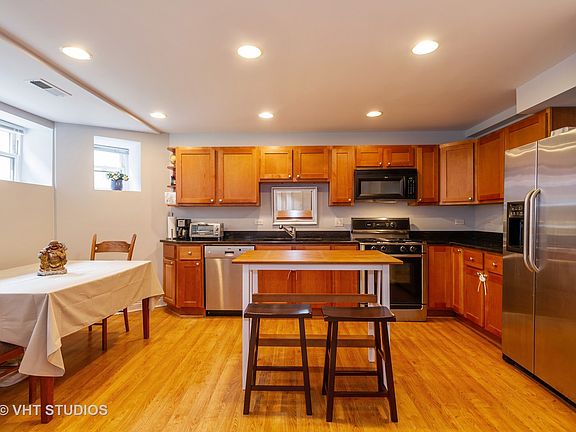 3rd image of 3710 W Wrightwood Ave #1E