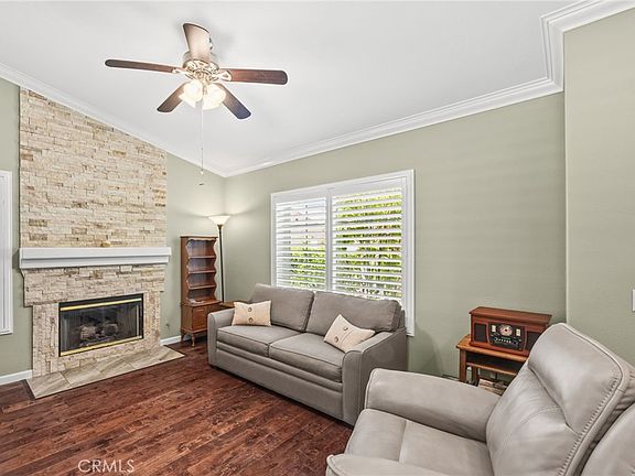 3rd image of 733 Daybreak Way