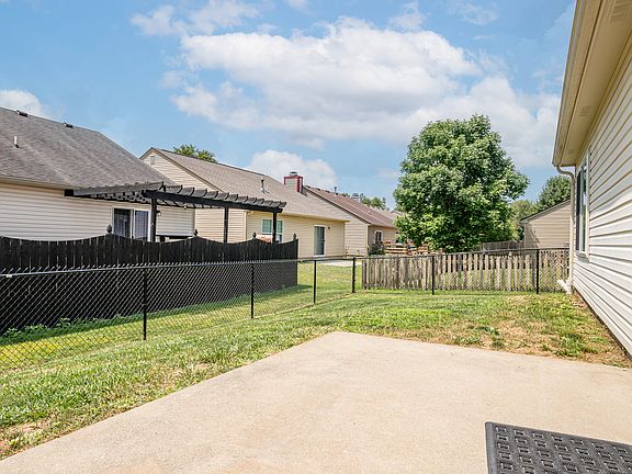 5th image of 10507 Wintergreen Way