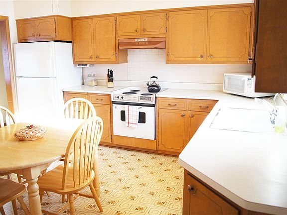 4th image of 1141 N Sumac Dr