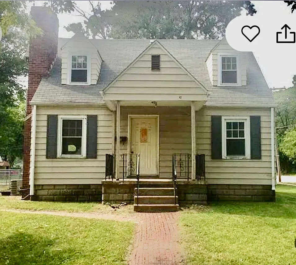 3 bed, 1932 sqft, $1,895 — Photo 1