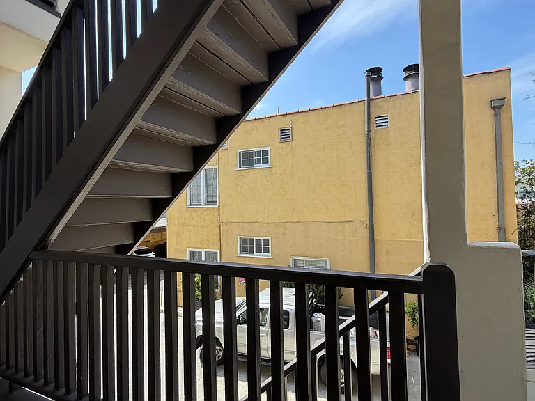 1342 N Laurel Ave #101 — Photo 10
