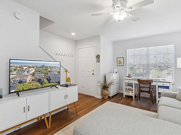 3rd image of 2488A 1st Ave