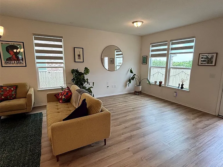 8013 Philbrook Dr — Photo 16