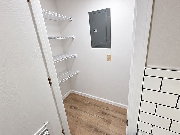 5th image of 837 S 74th St #2