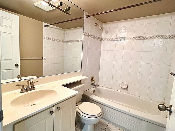 5th image of 511 W 7th Ave #310