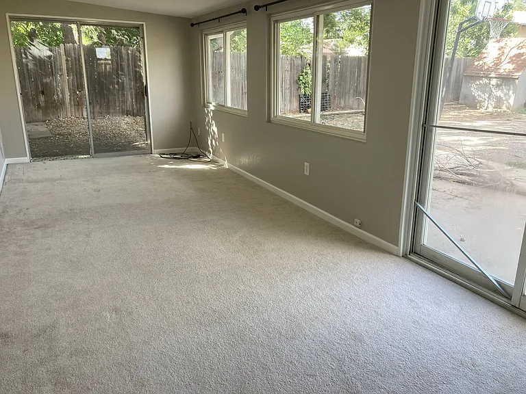 1143 Worchester St — Photo 14