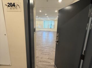 1034 Commonwealth Ave #204, Brookline, MA 02446