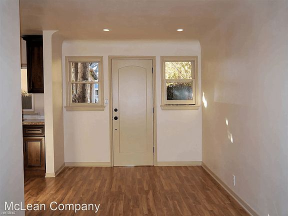 3rd image of 830 1/2 Maple St #14778160