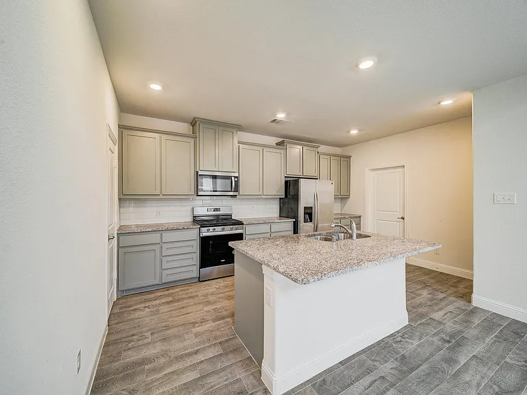 6009 Dandelion Dr — Photo 13