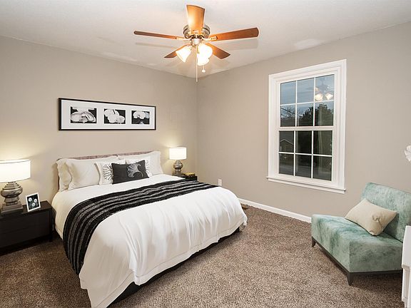 4th image of 715 Green Valley Ct
