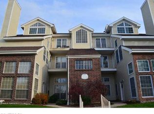 145 Carriage Crossing Ln, Middletown, CT 06457