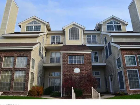 145 Carriage Crossing Ln, Middletown, CT 06457