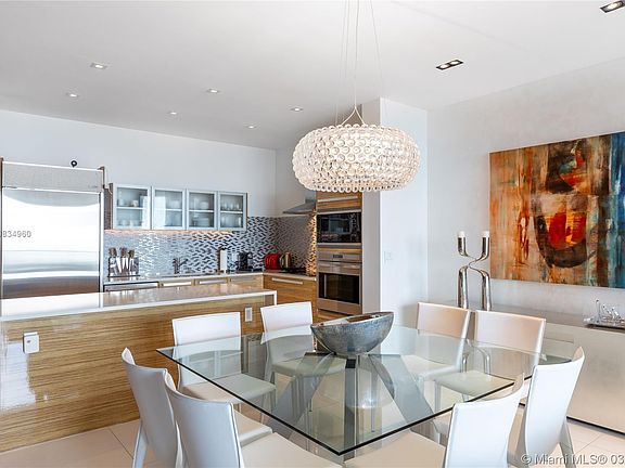 4th image of 2020 N Bayshore Dr APT 2803