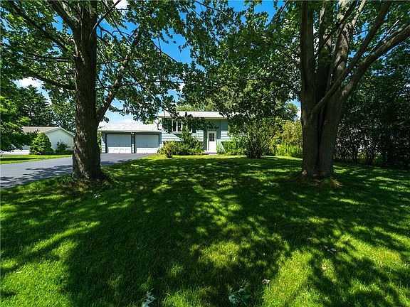 5th image of 38 Fairview Dr