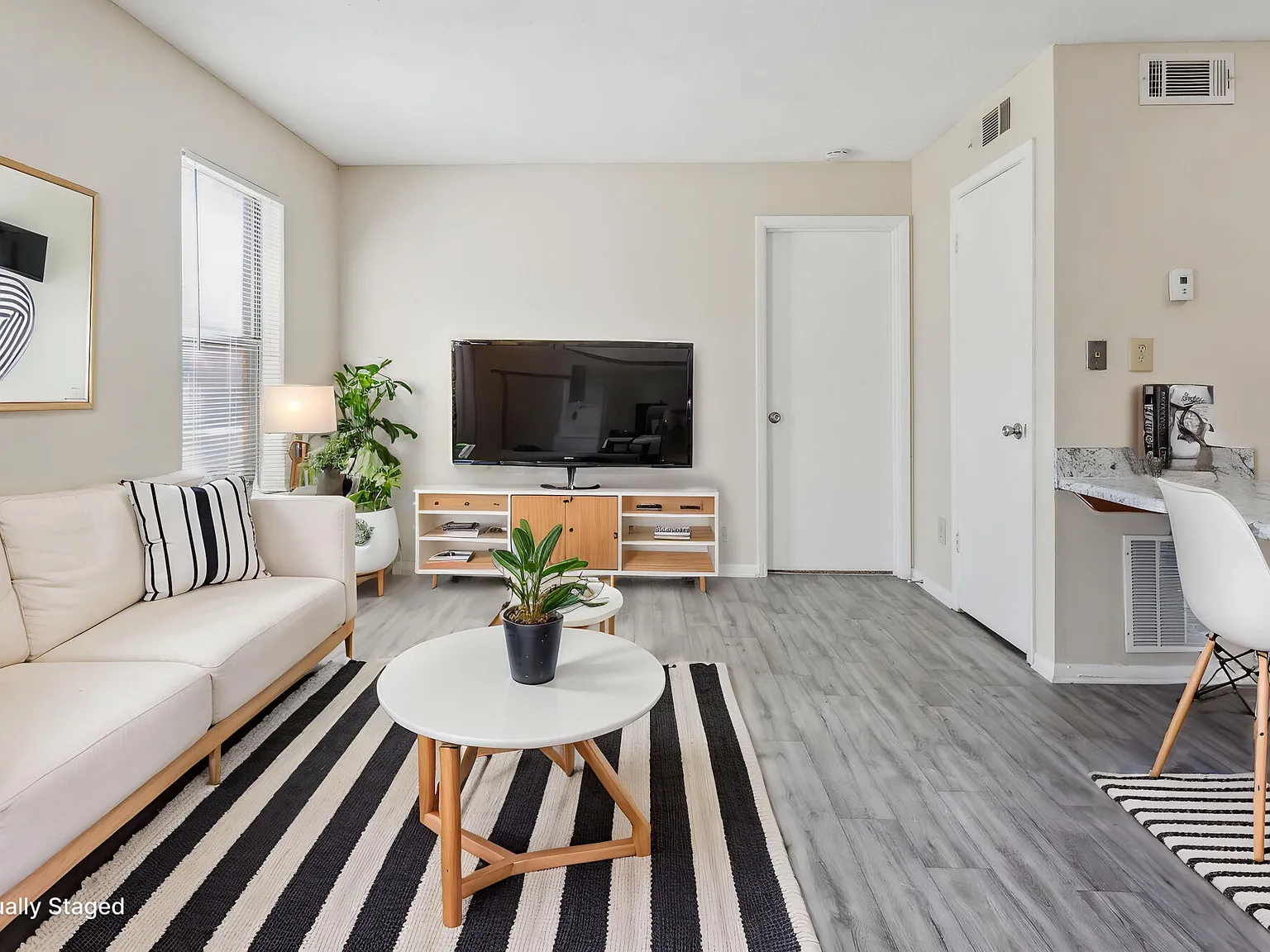 Springtree Apartments — Photo 3