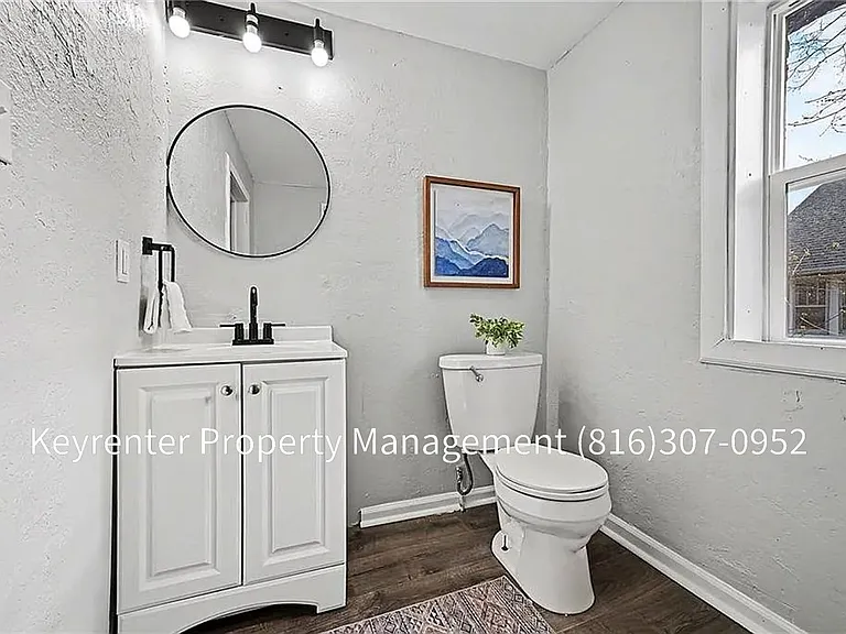 410 E Kansas Ave — Photo 7