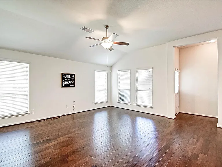 18802 Majestic Vista Ln — Photo 10