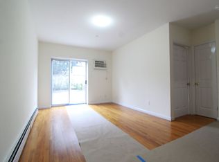 187 Devoe St #1R, Brooklyn, NY 11211